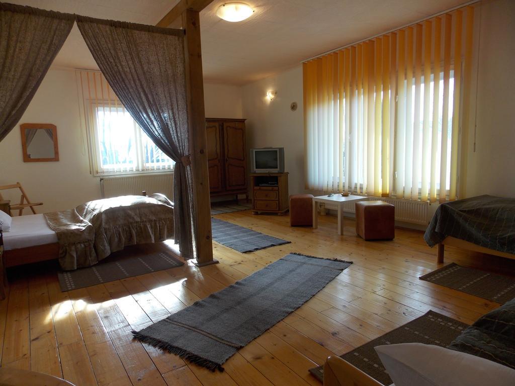 Casa Fortyogo Tîrgu Secuiesc Quarto foto